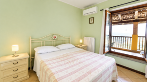 Menta: Camera con terrazzo